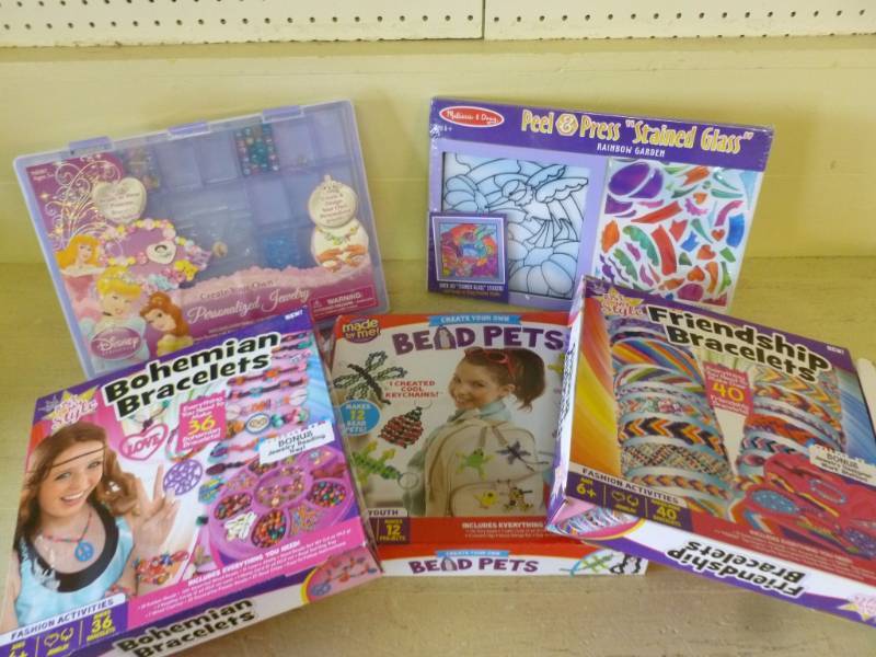 lot 134 image: Kids Beads