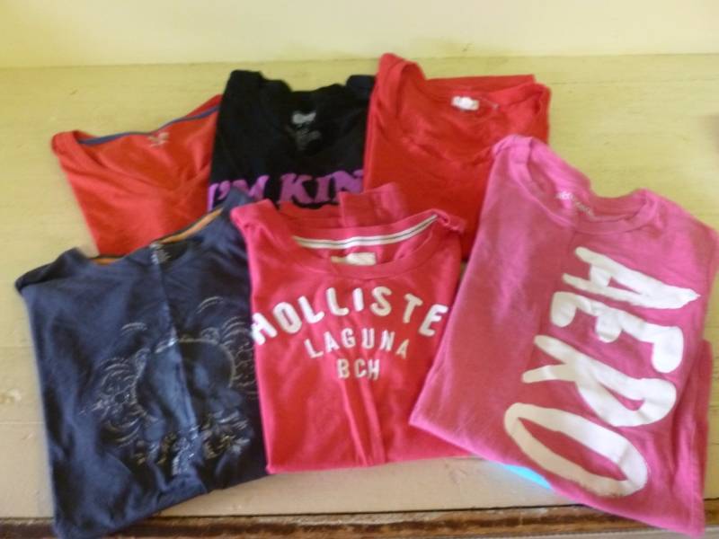 lot 140 image: Ladies Shirts