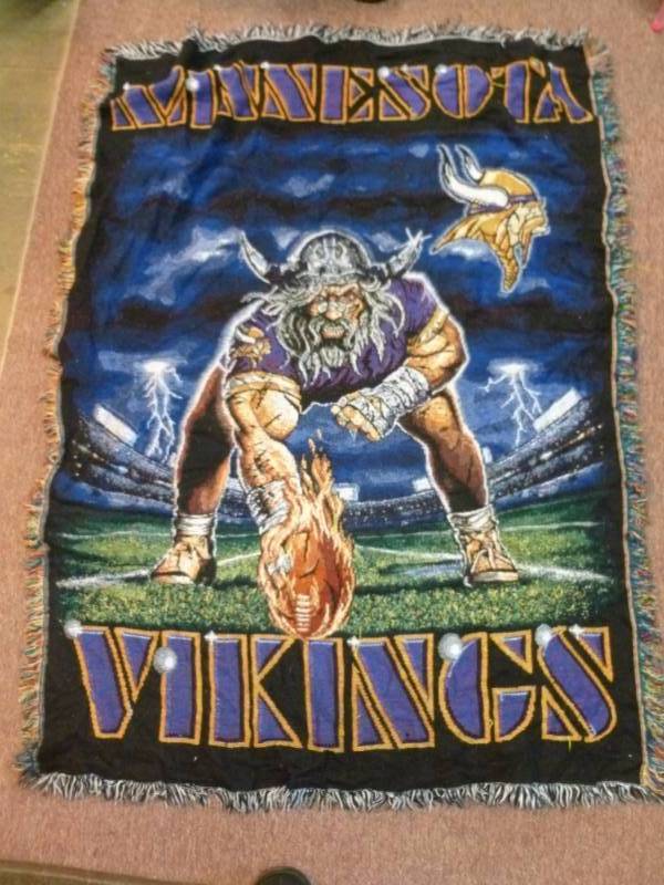 lot 142 image: Minnesota Vikings Blanket