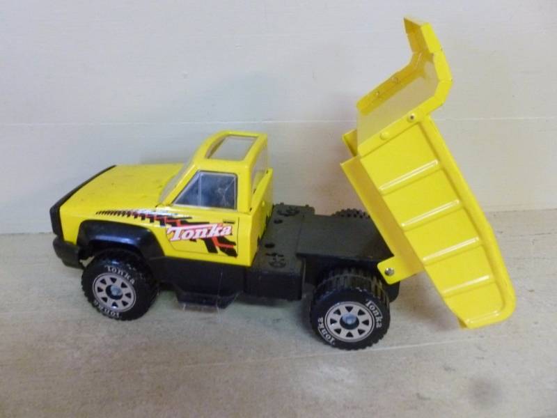 lot 162 image: Tonka Truck
