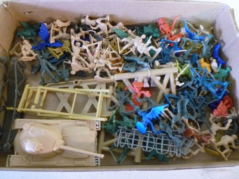 lot 168 image: Toy People