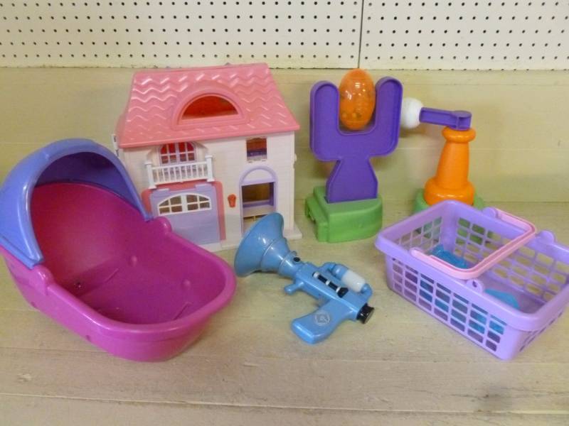 lot 169 image: Toys