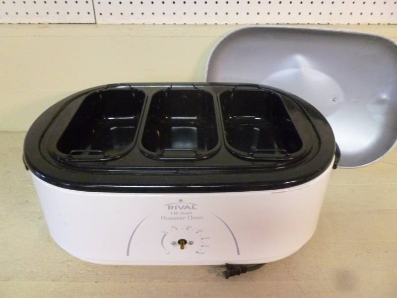 lot 199 image: Roaster Oven