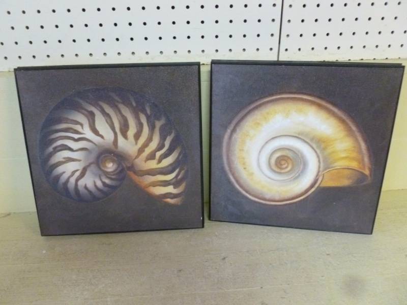 lot 205 image: Pictures