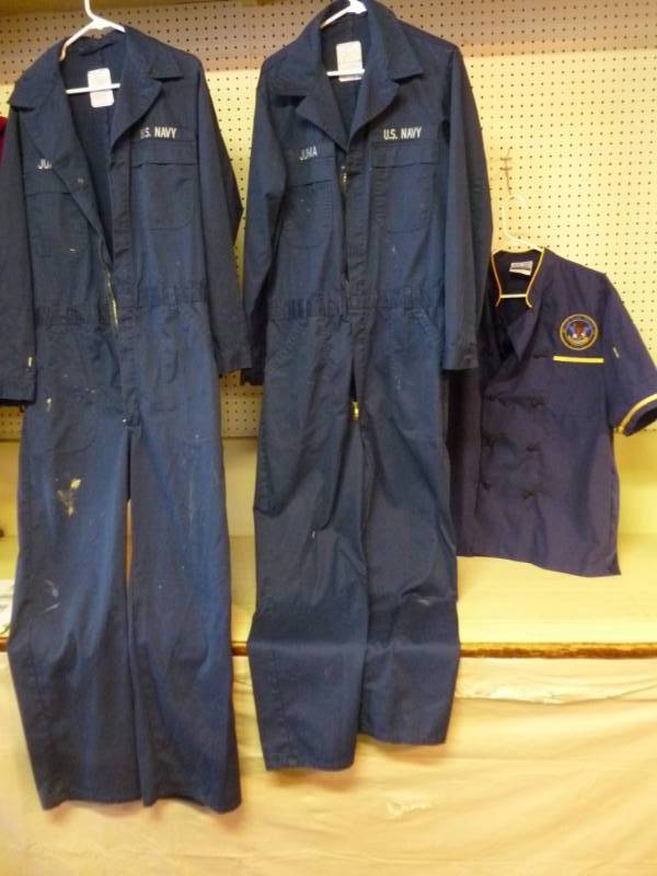 lot 225 image: Navy Cloths