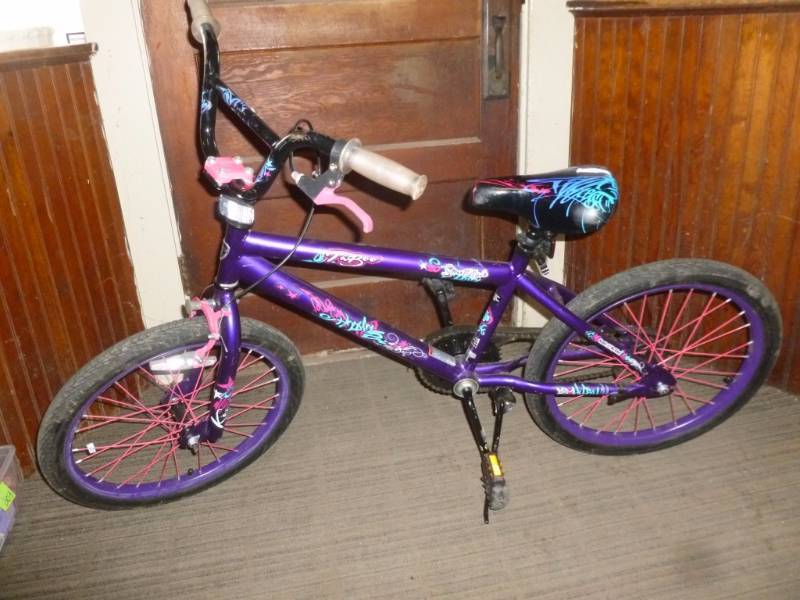 lot 237 image: Kids Bike