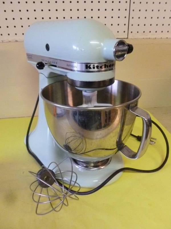 lot 251 image: Kitchen Aid Mixer