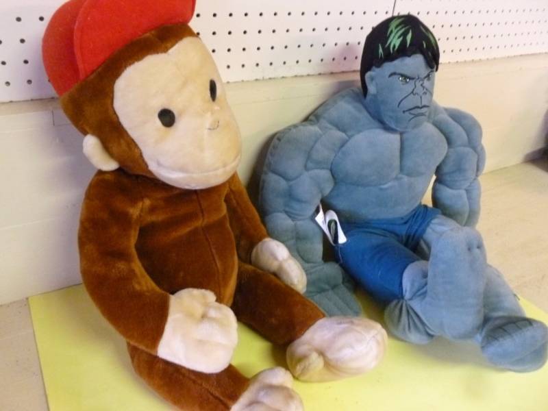 lot 256 image: Hulk Stuffed Toy
