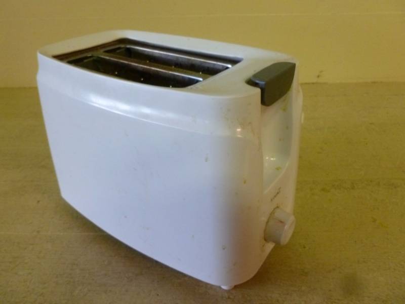 lot 261 image: Toaster