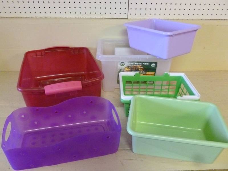 lot 264 image: Storage Bins