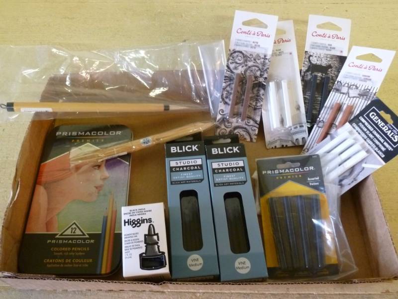 lot 272 image: Art Supplies