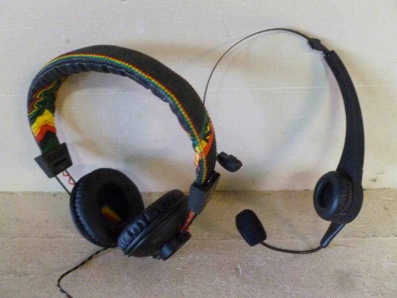 lot 289 image: Blue Tooth Headset
