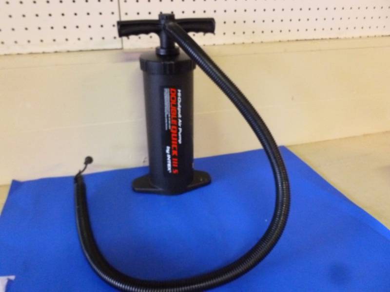 lot 293 image: Hand Pump