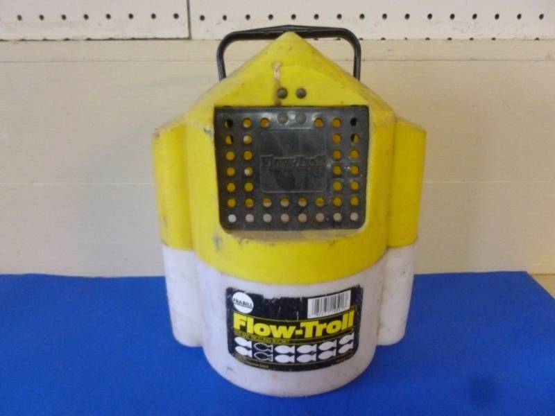 lot 294 image: Minnow Bucket