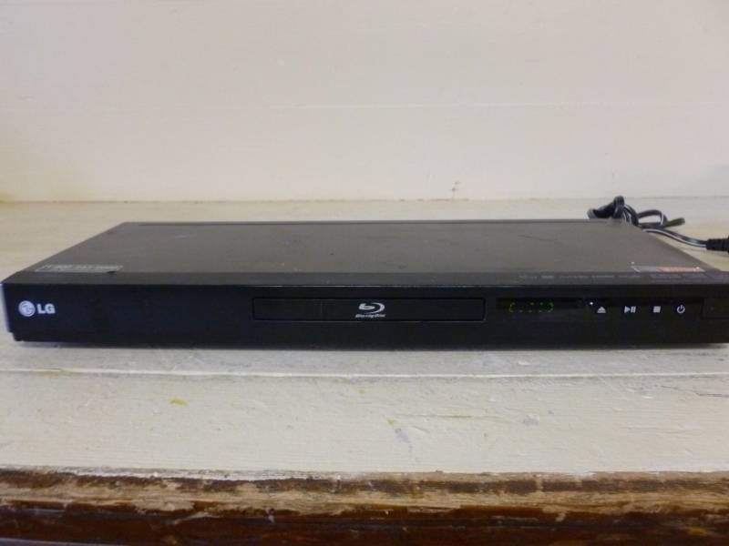 lot 303 image: Blu Ray Player