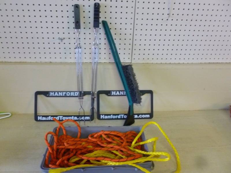 lot 306 image: Garage Items