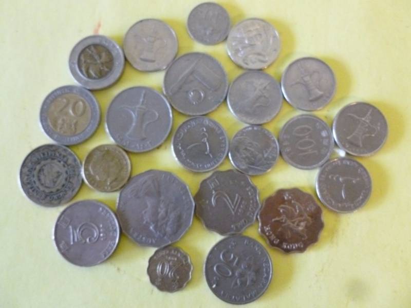 lot 310 image: Foreign Coins