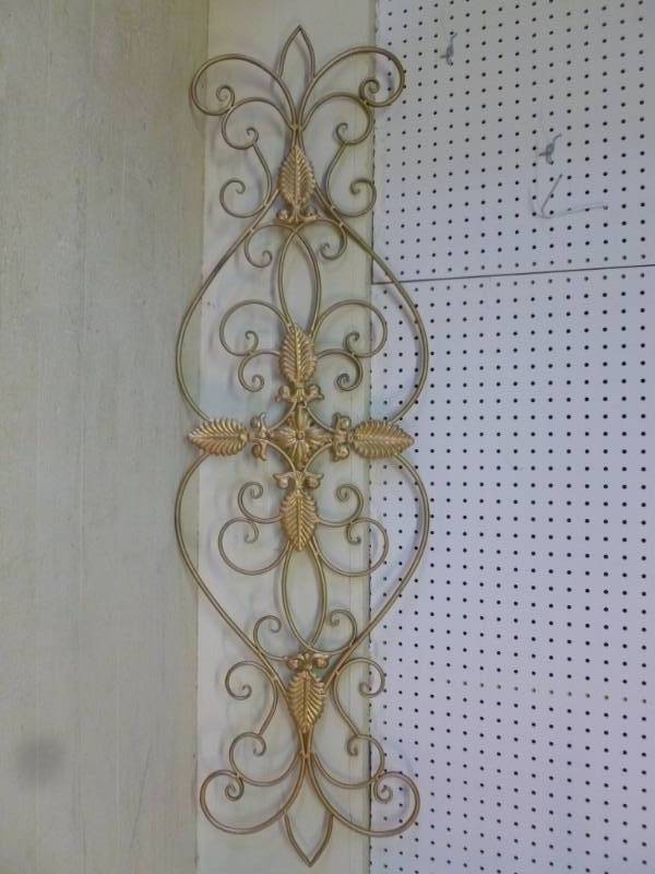 lot 318 image: Decorative