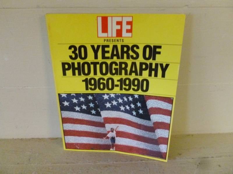 lot 325 image: Booklet