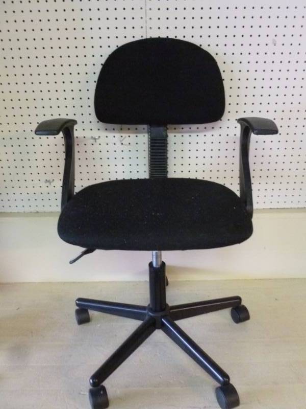 lot 326 image: Office Chair
