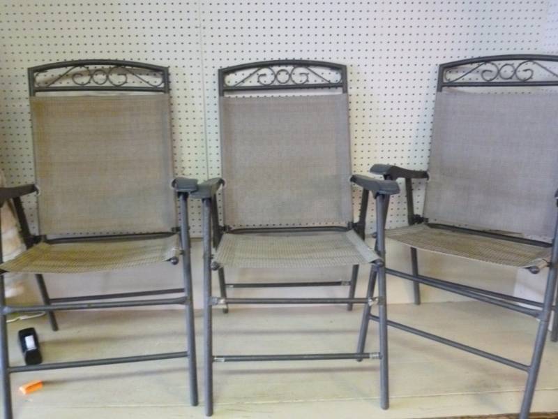 lot 327 image: Lawn Chairs