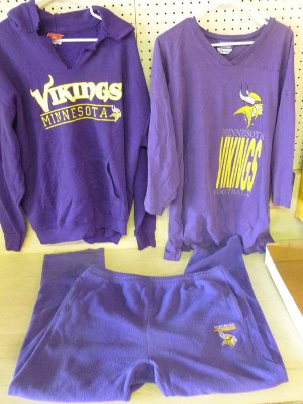 lot 349 image: Minnesota Vikings Clothes