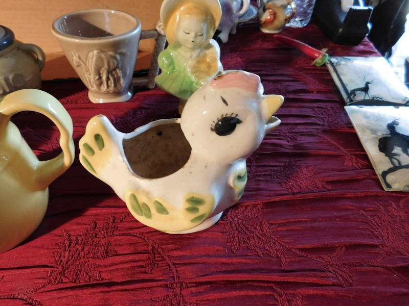 lot 184 image: ceramic decorative items please see photos