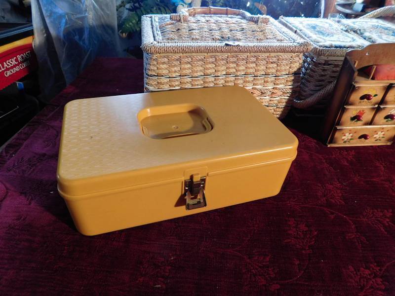 lot 76 image: 4 sewing boxes they are all empty
