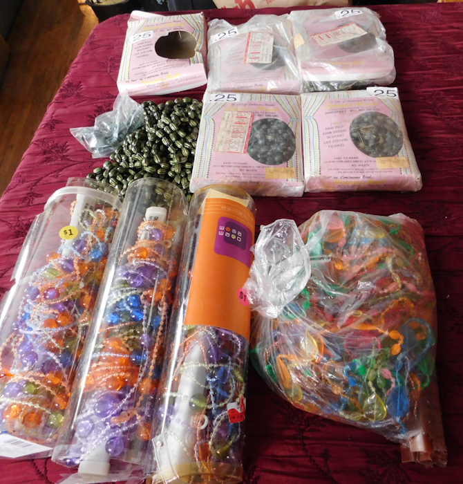 lot 188 image: vintage doorway beads lots see photos