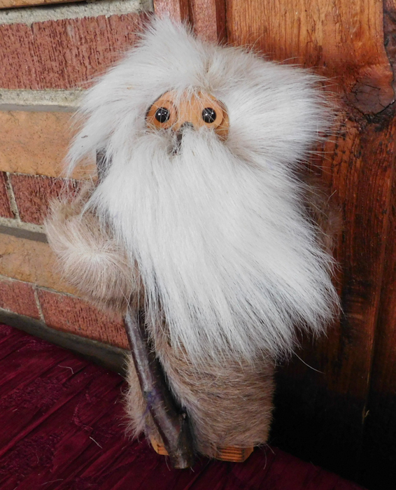 lot 192 image: Hand made eskimo made in norway