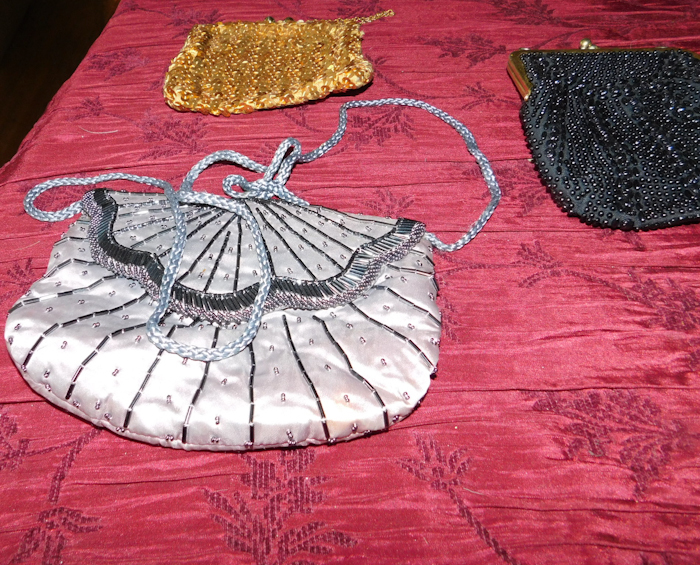 lot 197 image: 5 vintage ladies purses