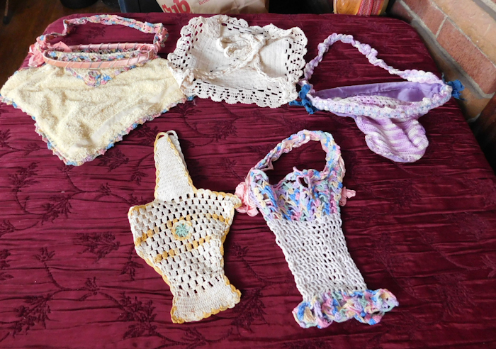 lot 183 image: 5 hand knit items for hanging please see photos