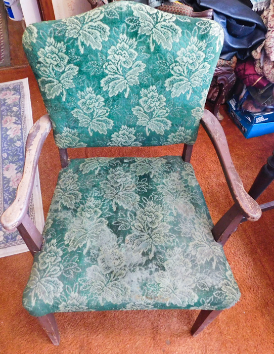 lot 6 image: living room vintage comfortable chair