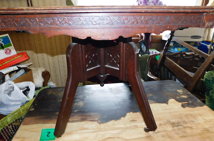 lot 7 image: vintage parlor table very ornate