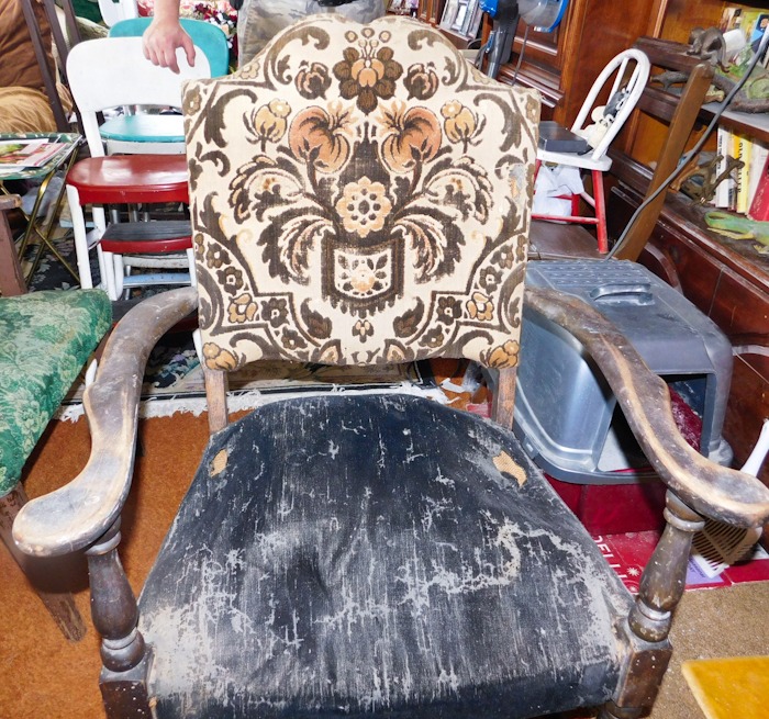 lot 9 image: project chair for refinishing and recovering