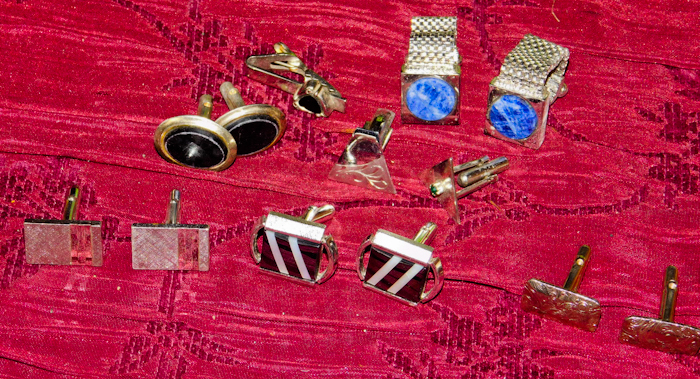 lot 47 image: several vintage mens cuff links tie tack tie clips