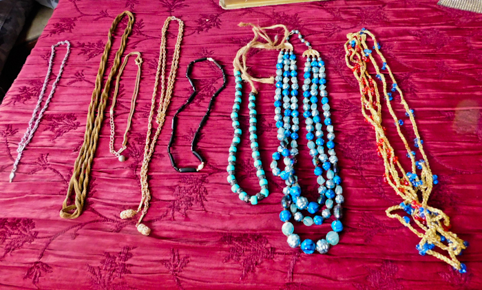 lot 69 image: 8 necklaces  costume jewelry