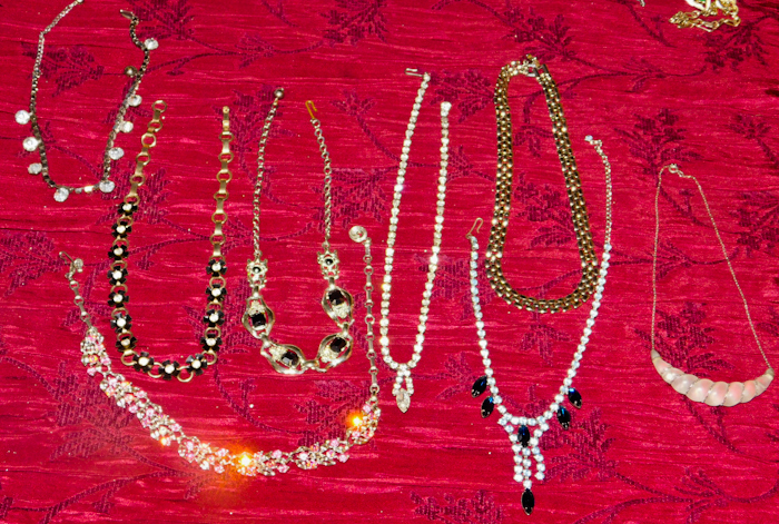 lot 82 image: 8 necklaces costume jewelry