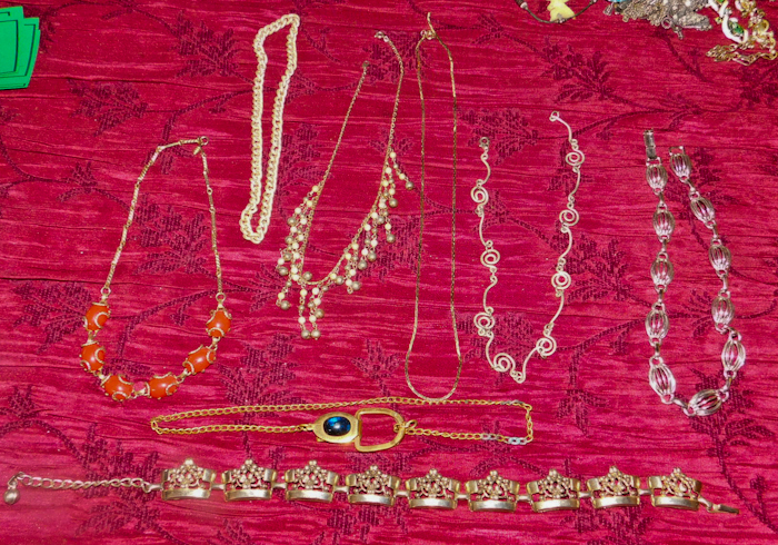 lot 85 image: 8 necklaces costume jewelry mostly beaded