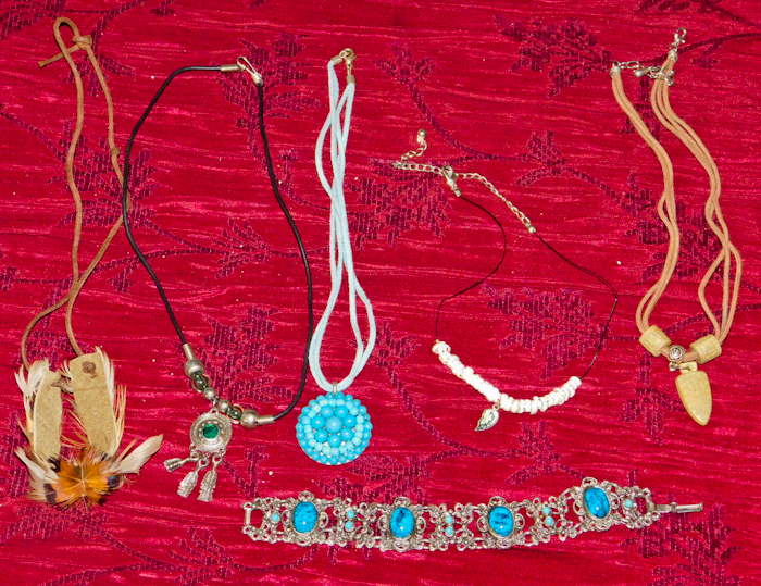 lot 87 image: 5 interesting necklaces and one bracelet