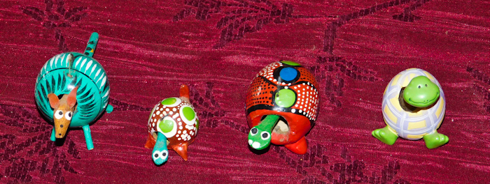 lot 112 image: 4 bobble items from mexico these are fun