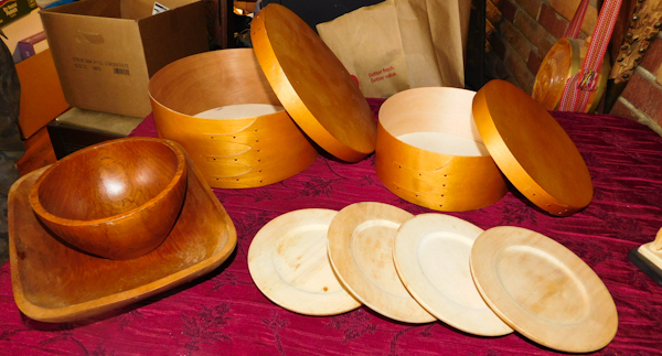 lot 138 image: wooden items bowls plates and round boxes