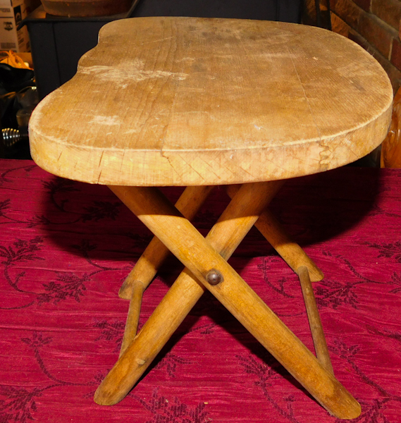 lot 143 image: vintage Nevco Foldn carry stool