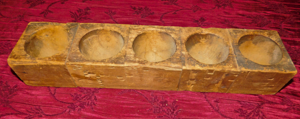 lot 146 image: vintage wooden tray used for counting and giving change at a train station