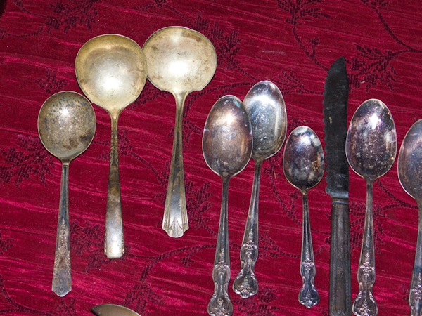 lot 150 image: vintage silverware various patterns and time periods