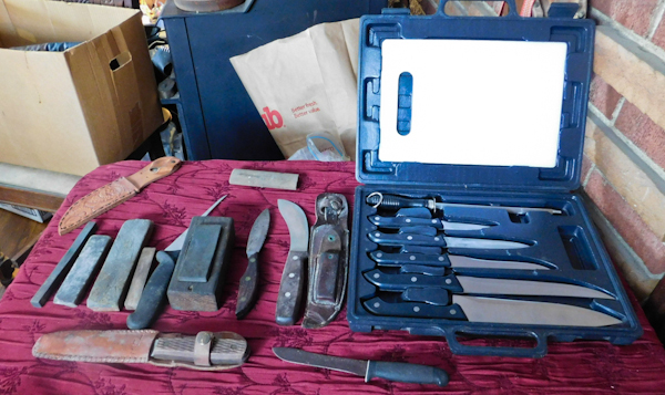 lot 157 image: fillet knife set and several vintage old knives