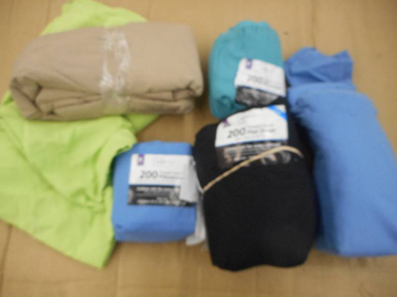 MAINSTAYS 200 THREAD COUNT BEDDING LOT