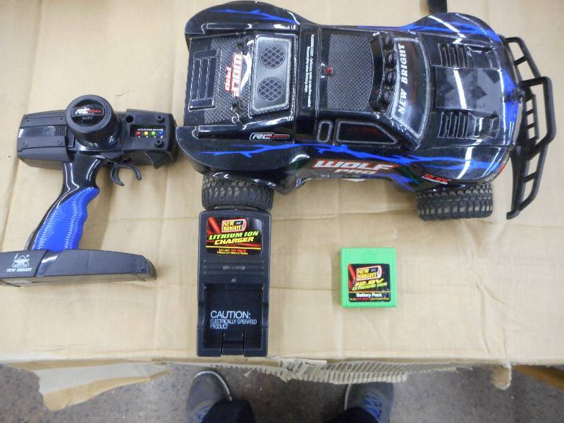 NEW BRIGHT REMOTE CONTROL WOLF PRO 12.8  VOLT LITHIUM ION