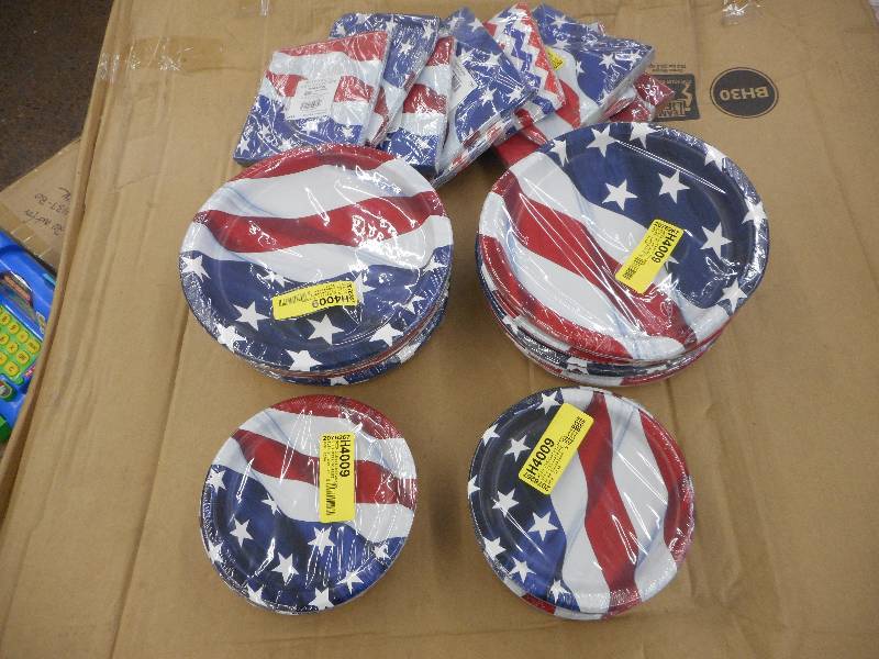 FOURTH OF JULY DISPOSABLE PLATES AND NAPKINS