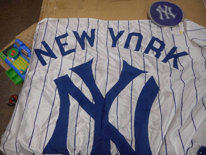 NEW YORK YANKEE FAN LOT